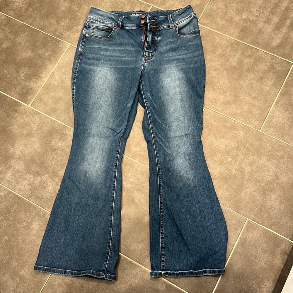 Everflex excellent condition jeans